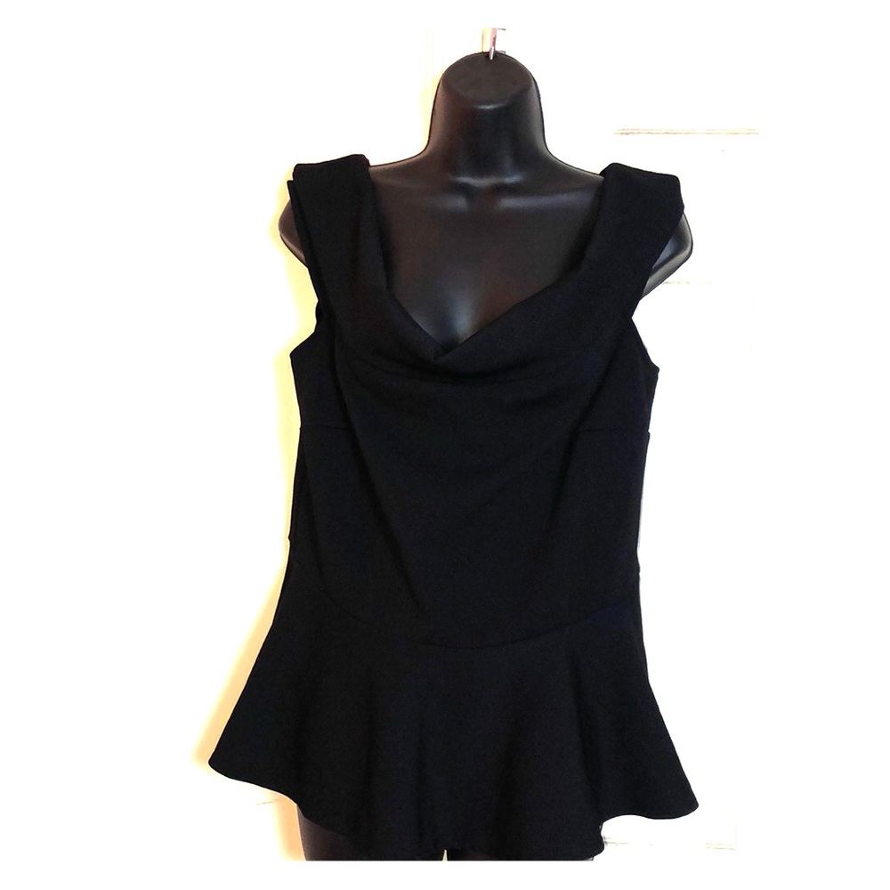 Off-the-shoulder black shirt ashs28